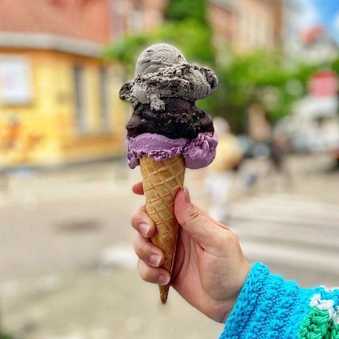 vegan icecream at oui oui in Brussels 